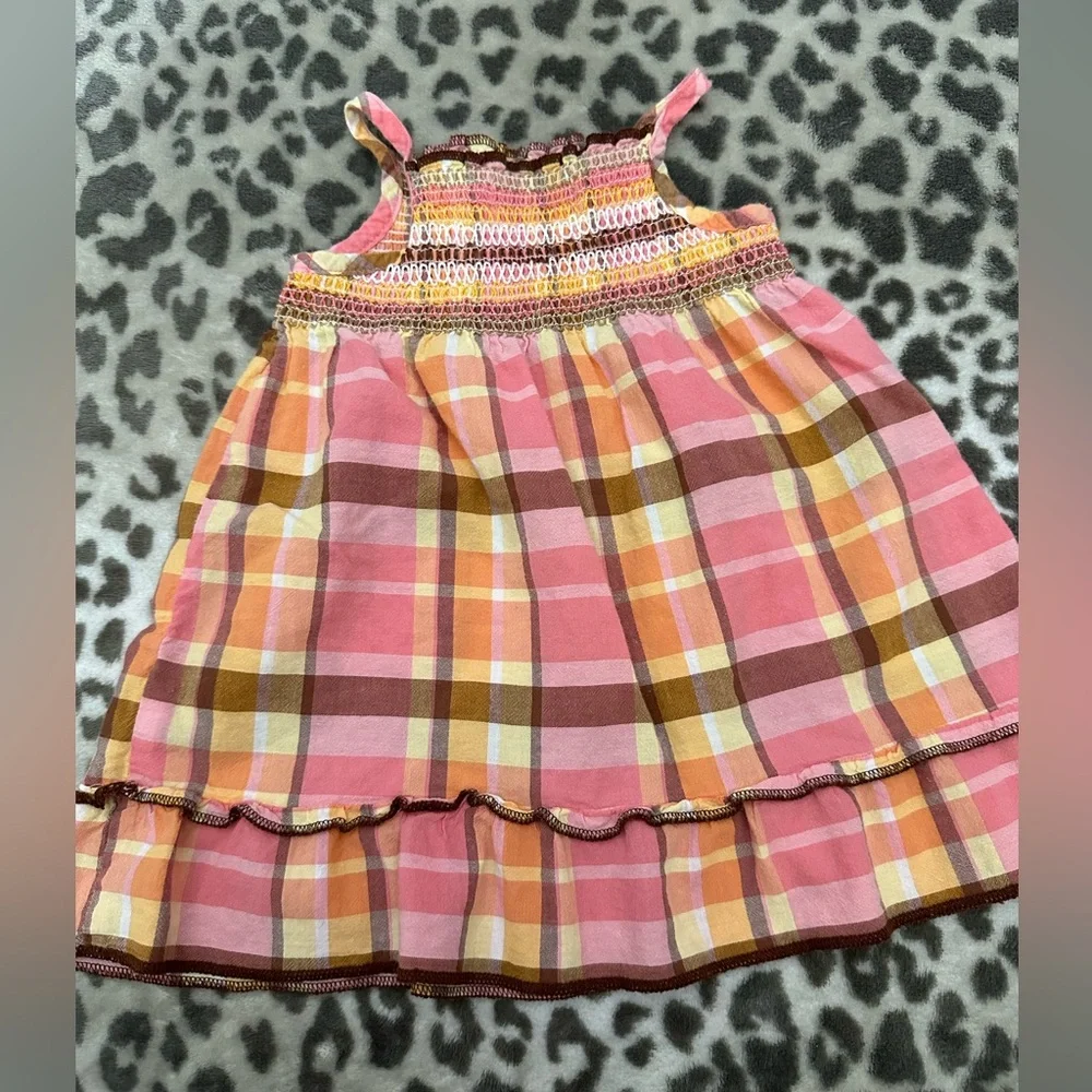 Old Navy Smocked Plaid Summer Dress in Pink Size 6-12 months
